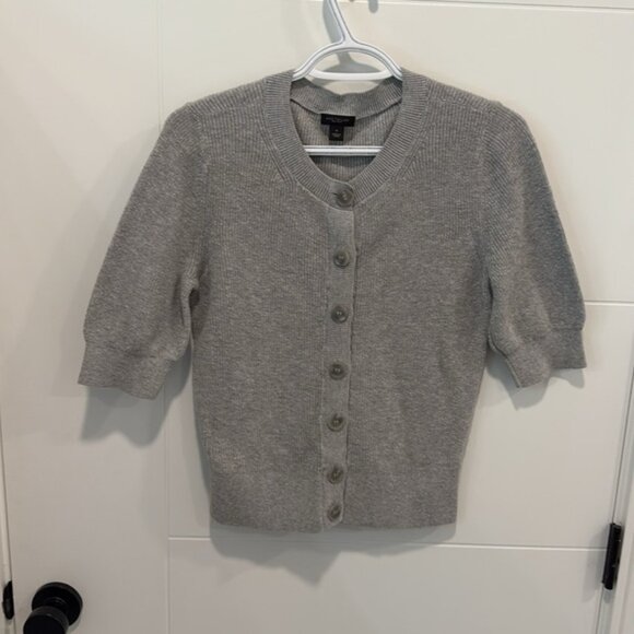 🏴 Ann Taylor Gray Knit Cardigan Sweater size medium - Picture 2 of 6
